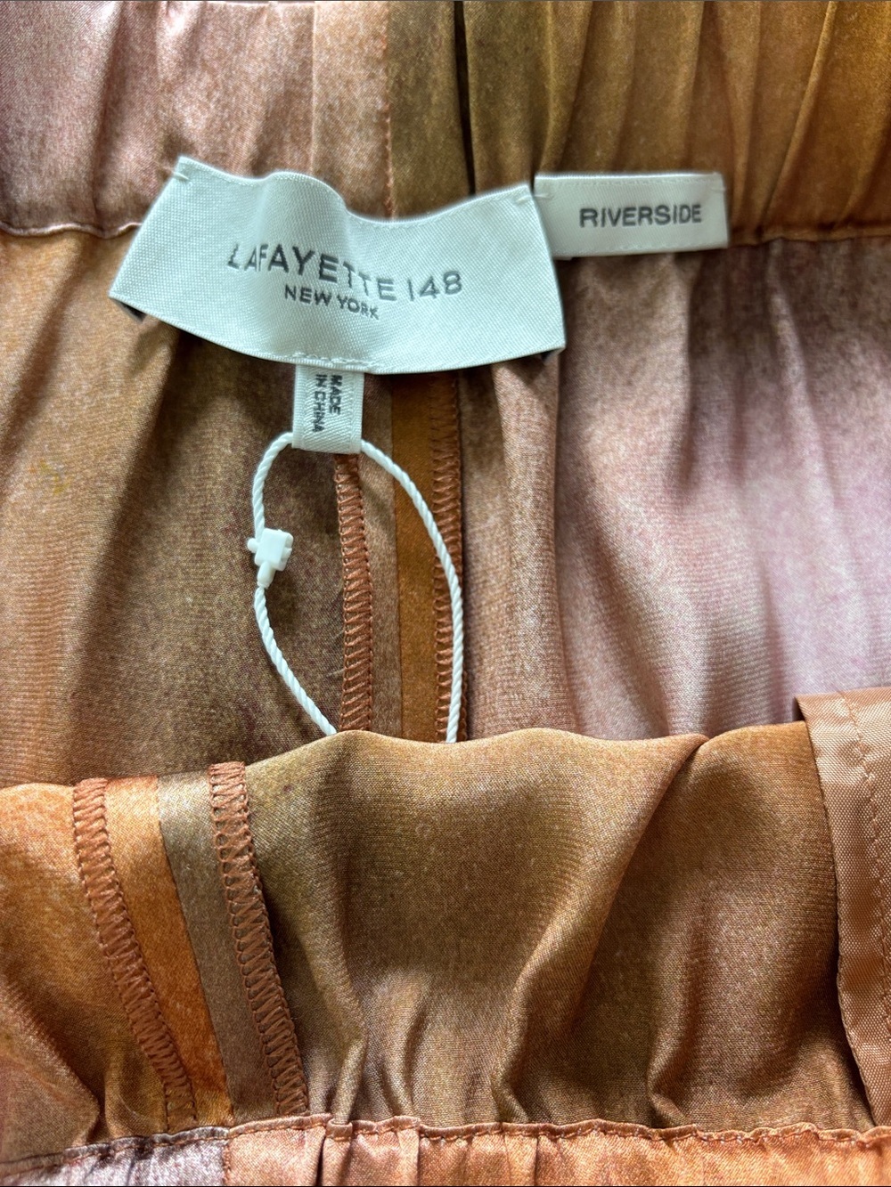 Lafayette 148  Riverside Silk
Satin Wide Leg Pants Red Ochre Multi Size M NWT - Picture 6 of 8